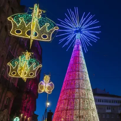 Alquiler de decoración navideña árboles de Navidad gigantes