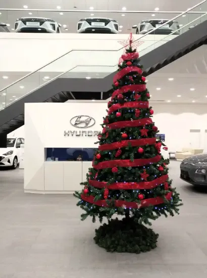Árbol de Navidad concesionario de coches