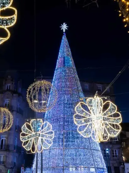 Alquiler árbol de Navidad gigante azul