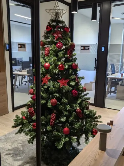 Árbol de Navidad oficina coworking