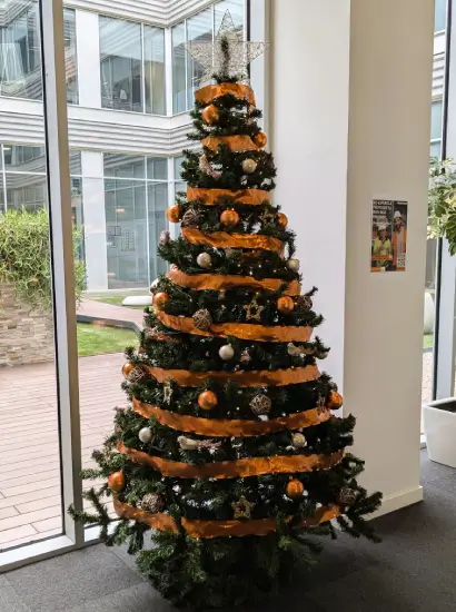 Árbol de Navidad vestíbulo empresa transporte